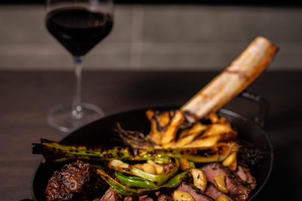 23_TomahawkSteak_Feed.jpg