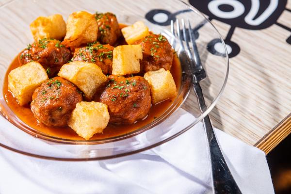 Albondigas con tomate_3_RL.jpg