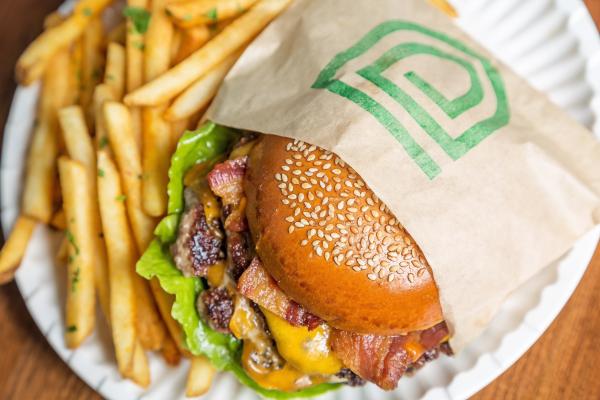 CHEESEBURGER-5.jpeg