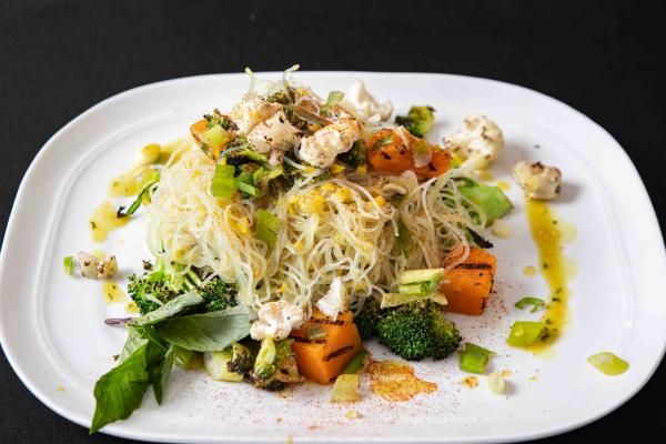 COCONUT CURRY NOODLES-1.jpg