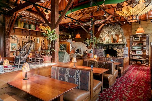 Clydes-TowerOaksLodge-9193 copy.jpg