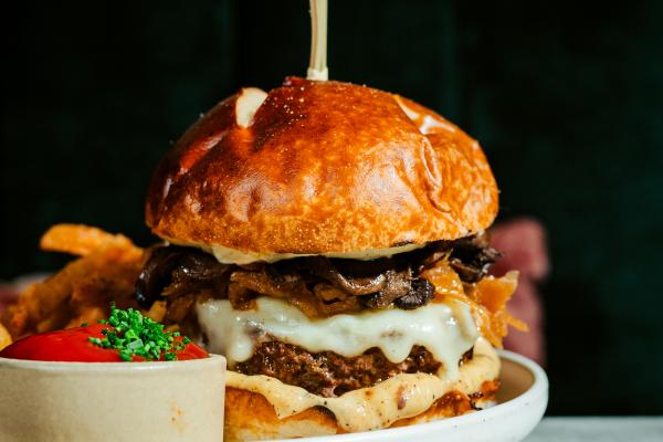 Residents Burger.jpg