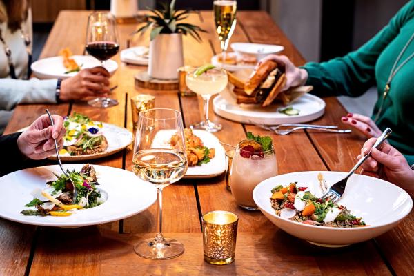 VDC_Dovetail_Dinner Group_1 (2).jpg