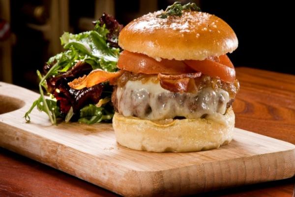 et voila burger.jpg