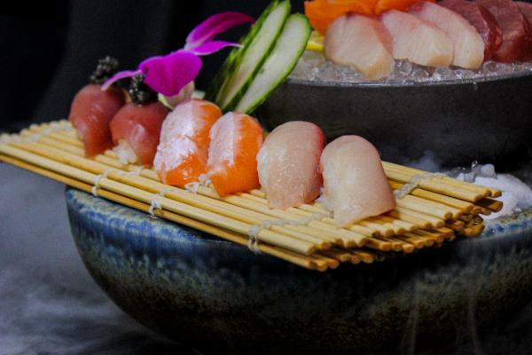sushi display with dry ice smoke